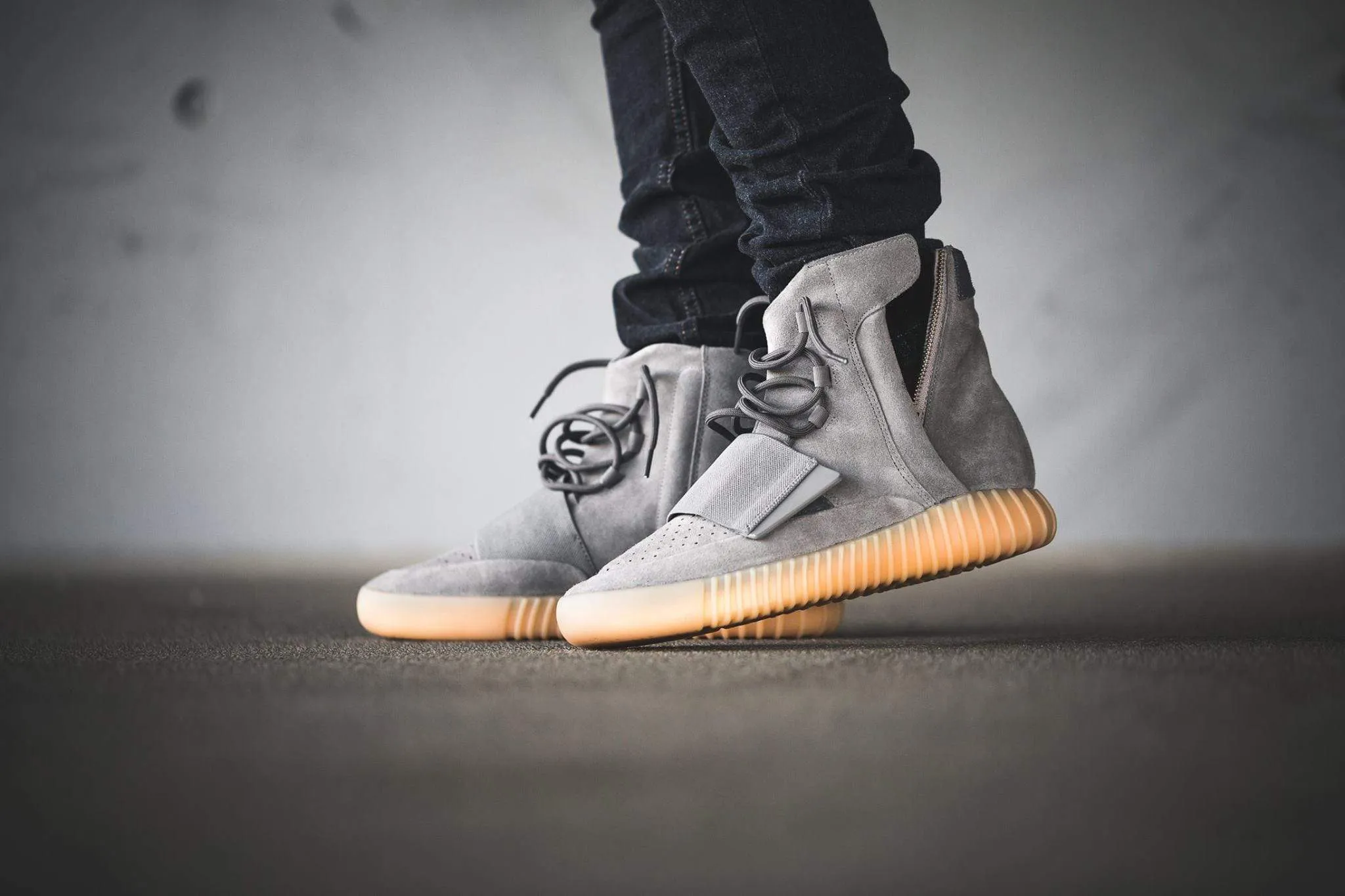 Adidas Originals Yeezy 750 Boost Light Grey-Gum