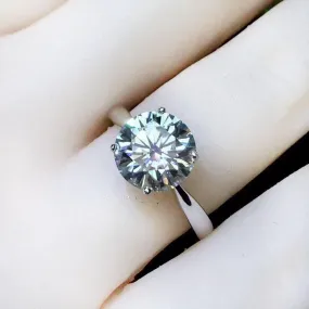 Beautiful Platinum Plated Silver Solitaire 2 Carat Moissanite Ring