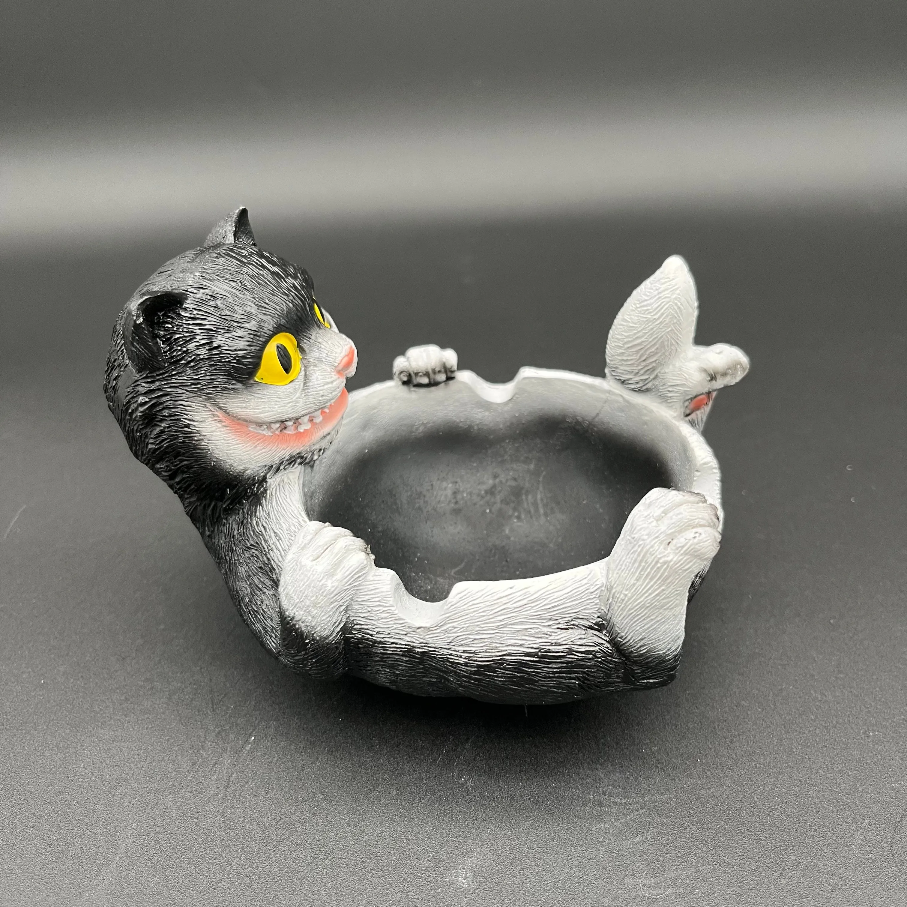 Fujima Trippy Tuxedo Cat Polystone Ashtray