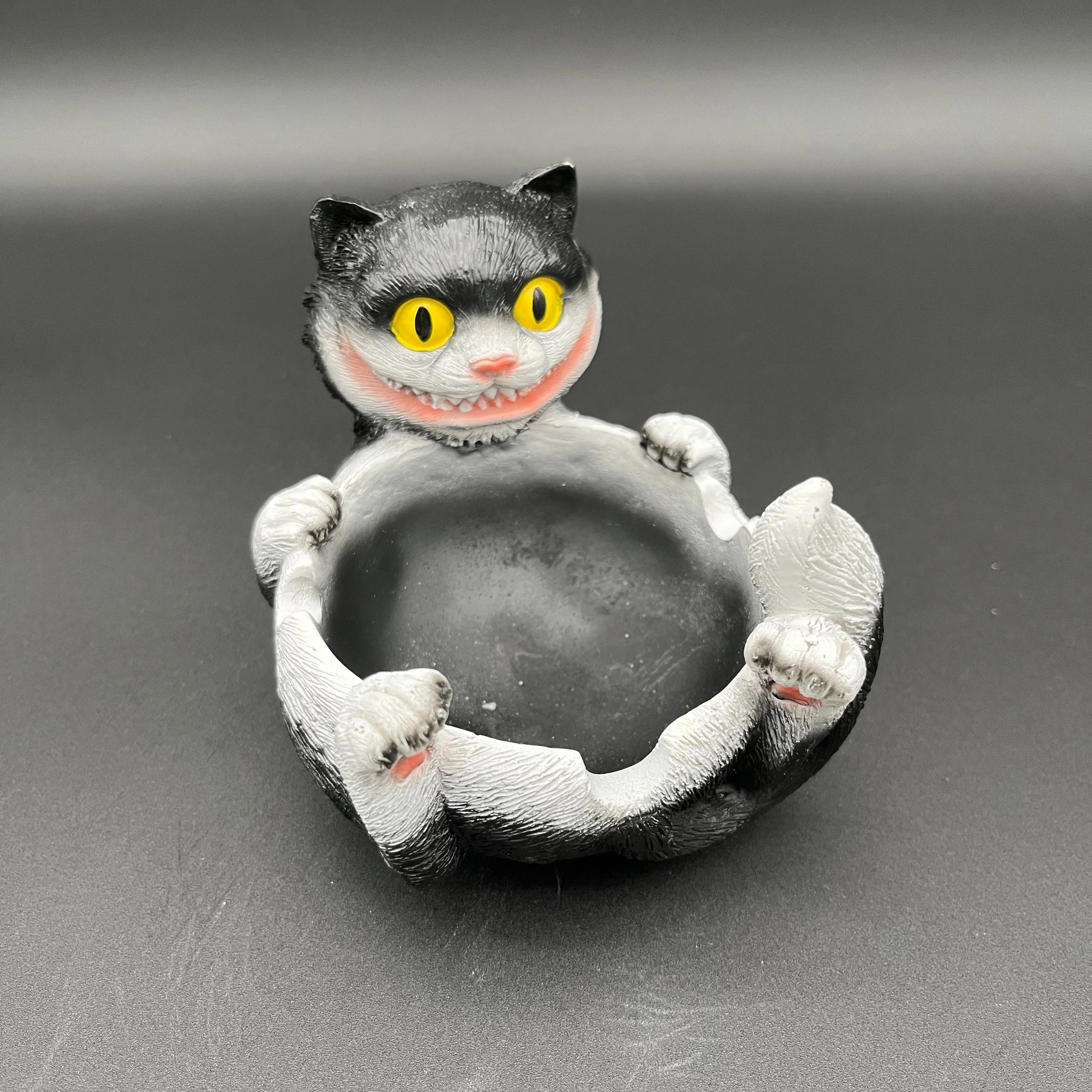 Fujima Trippy Tuxedo Cat Polystone Ashtray