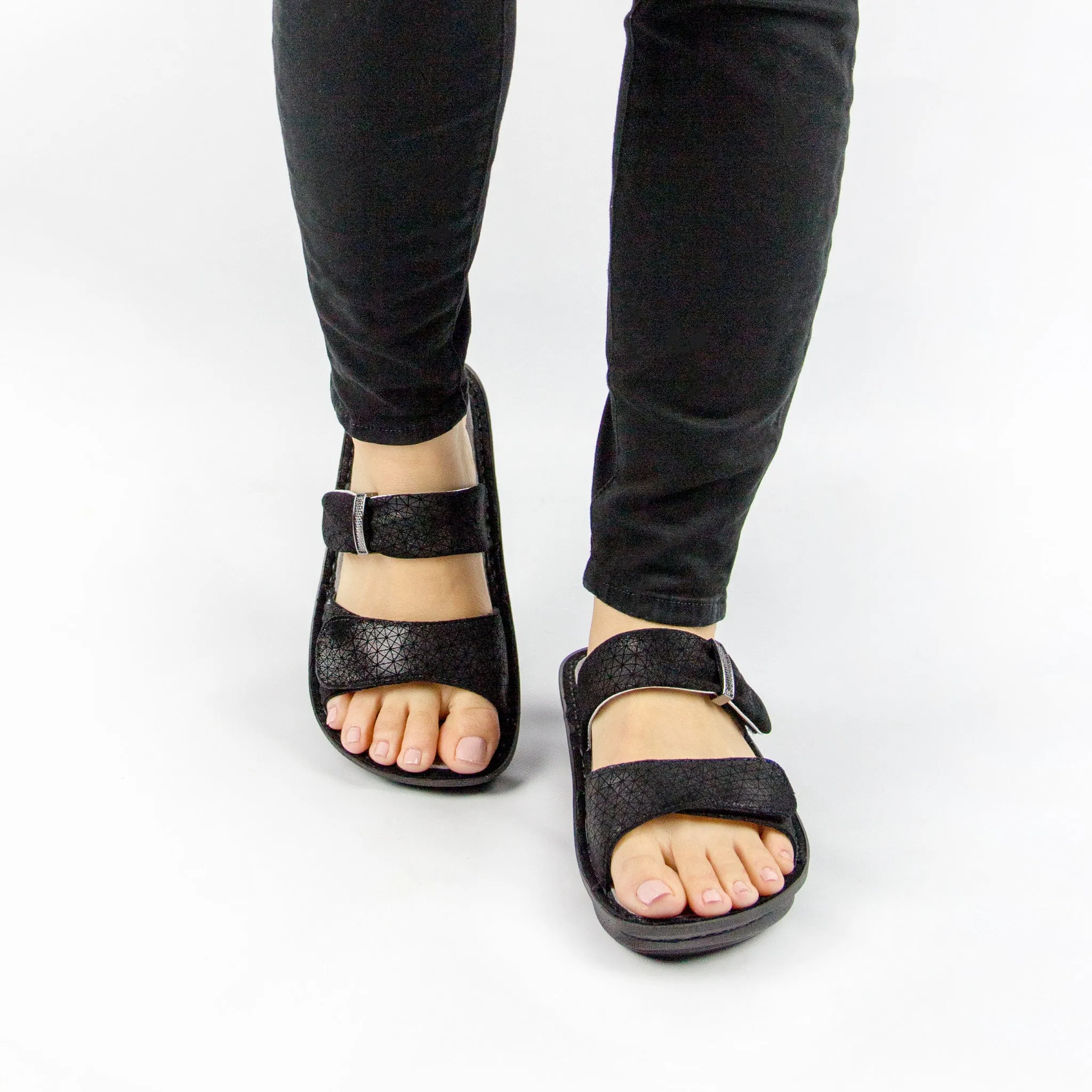 Karmen Black Wavy Sandal